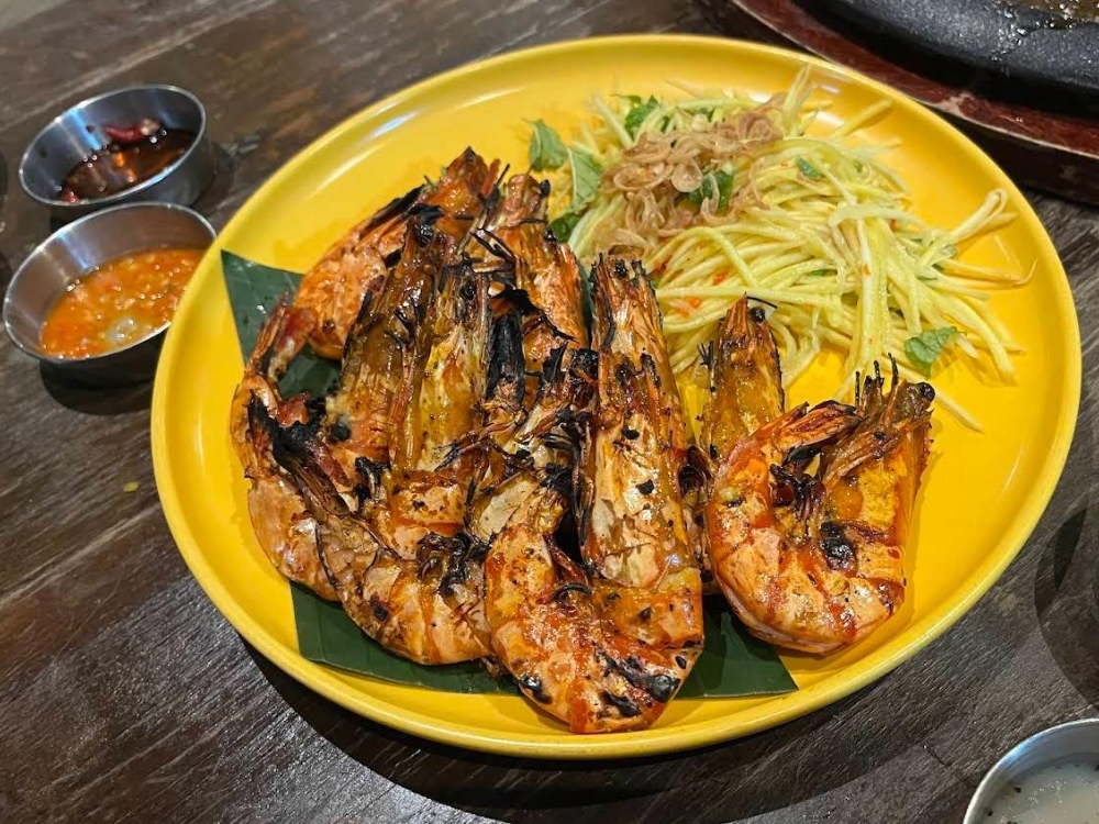 Không gian và thực đơn